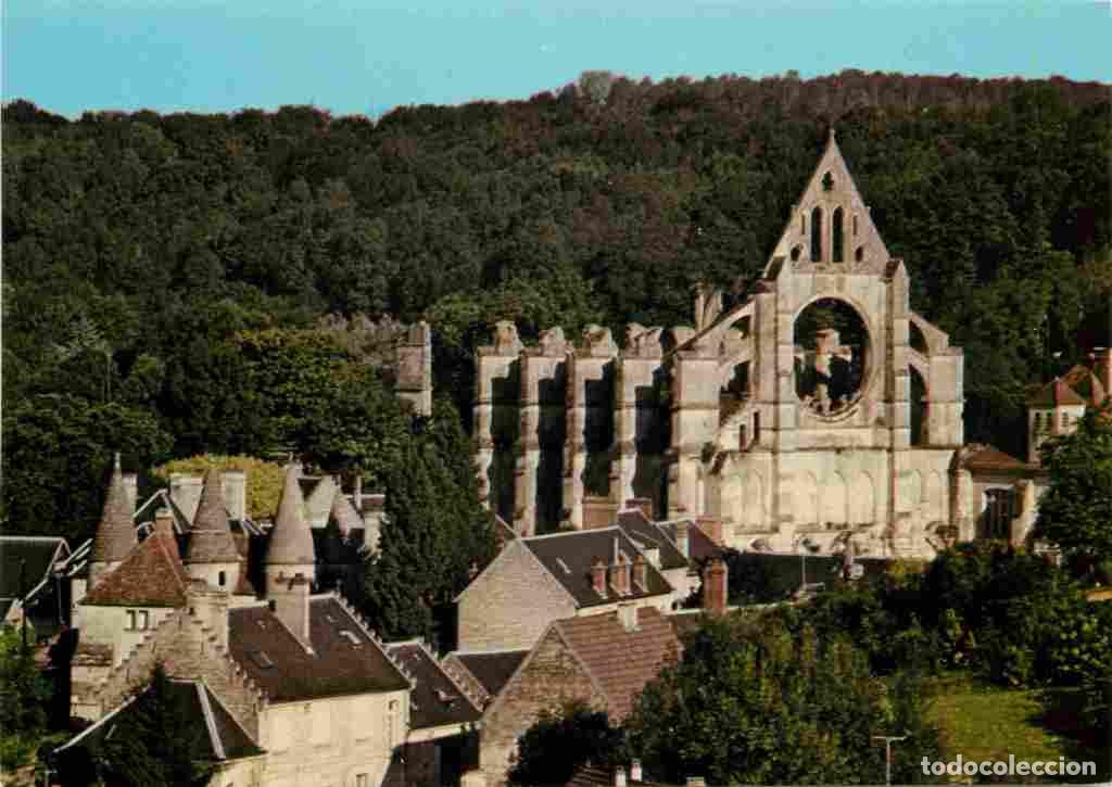Postkarten: Francia - 02 - Longpont - Abbaye de Longpont - Vue du village de Longpont avec la porte fortifi&eacute;e a
