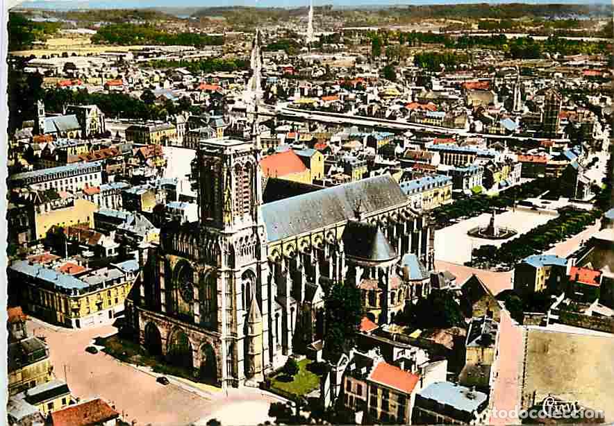 Cartoline: Francia - 02 - Soissons - La Cath&eacute;drale - Vue a&eacute;rienne - CPM - Voir Scans Recto-Verso