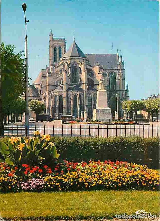 Cartoline: Francia - 02 - Soissons - La Cath&eacute;drale - Automobiles - Camions - Carte Neuve - CPM - Voir Scans Rec