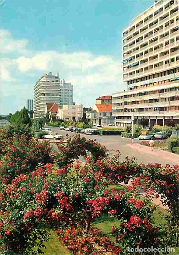 Cartes Postales: Francia - 03 - Vichy - Pr&egrave;s du Plan d'eau - Automobiles - Immeubles - Flamme Postale - CPM - Voir Sc