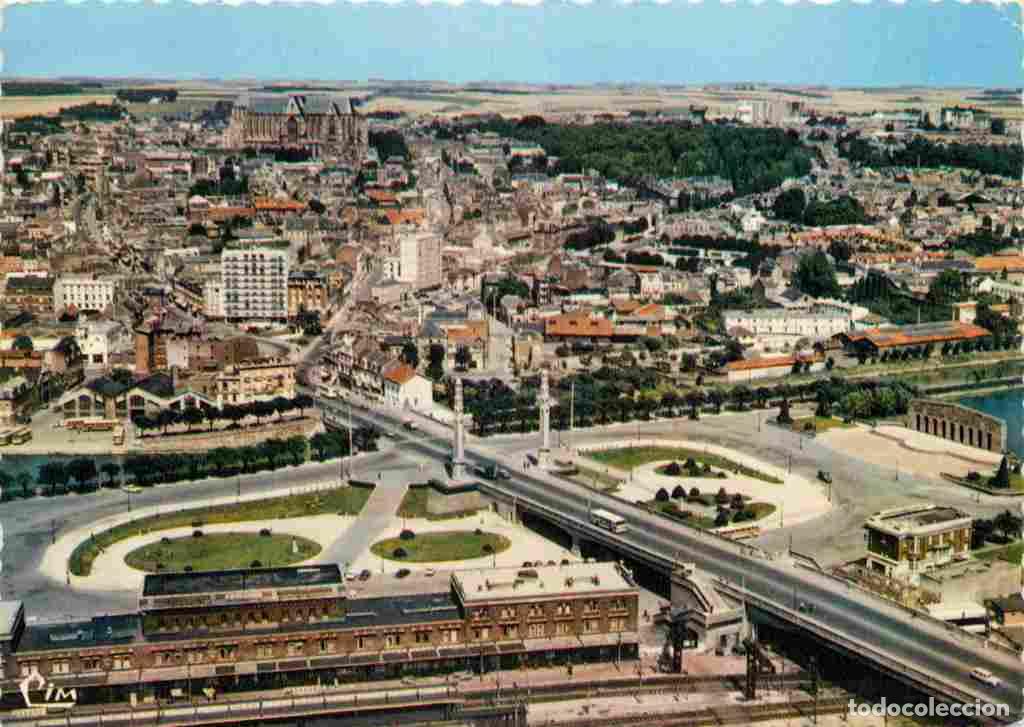 Postcards: Francia - 02 - Saint Quentin - Vue G&eacute;n&eacute;rale a&eacute;rienne et Pont de la Somme - Carte Dentel&eacute;e - CPSM gra