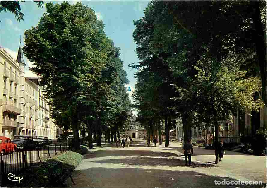 Cartes Postales: Francia - 03 - N&eacute;ris les Bains - Le Parc des Tilleuls - La Rue Boisrot-Desserviers - Automobiles - C