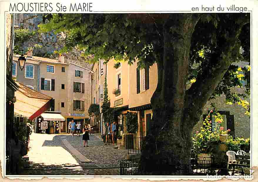 Postkarten: Francia - 04 - Moustiers Sainte Marie - En haut du village - Etat froissures - CPM - Voir Scans Rect