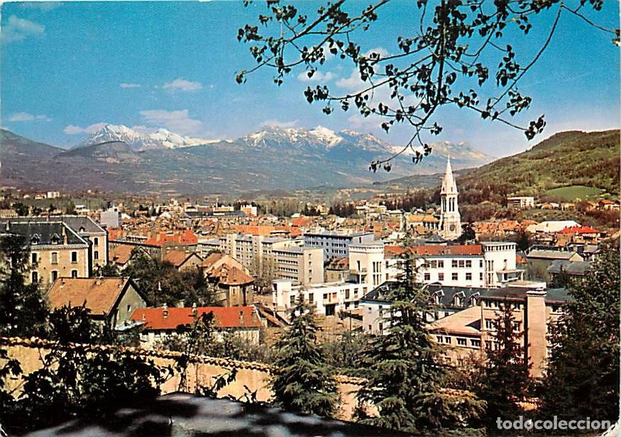 Postcards: Francia - 05 - Gap - Sur la route Napol&eacute;on - Ville touristique - Dans le fond le Chapeau de Napol&eacute;on