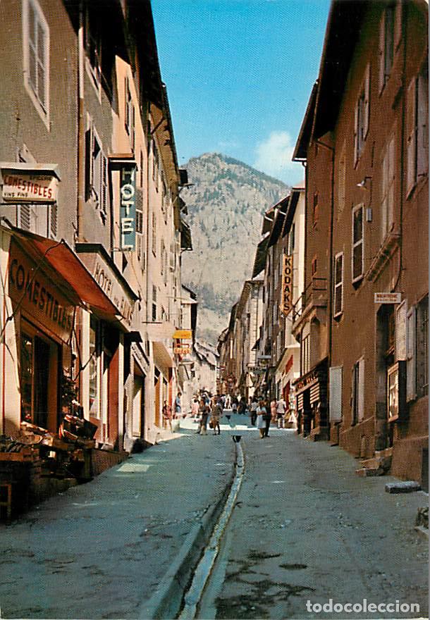 Postcards: Francia - 05 - Brian&ccedil;on - Grande Rue (Grande Gargouille). Dans le fond, Roctier de la Croix de Toulo