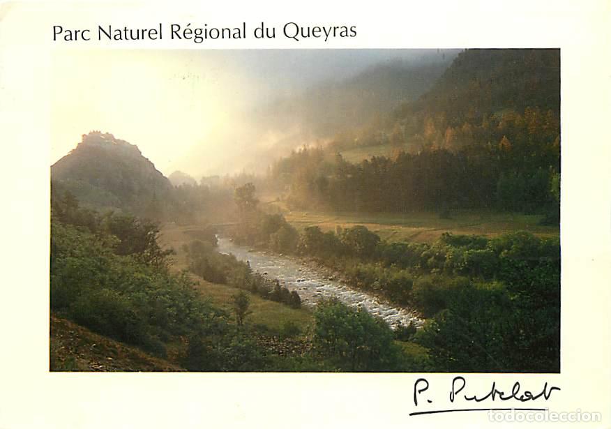Postales: Francia - 05 - Ch&acirc;teau Queyras - Parc Naturel R&eacute;gional du Queyras - Brume matinale sur Ch&acirc;teau-Queyr
