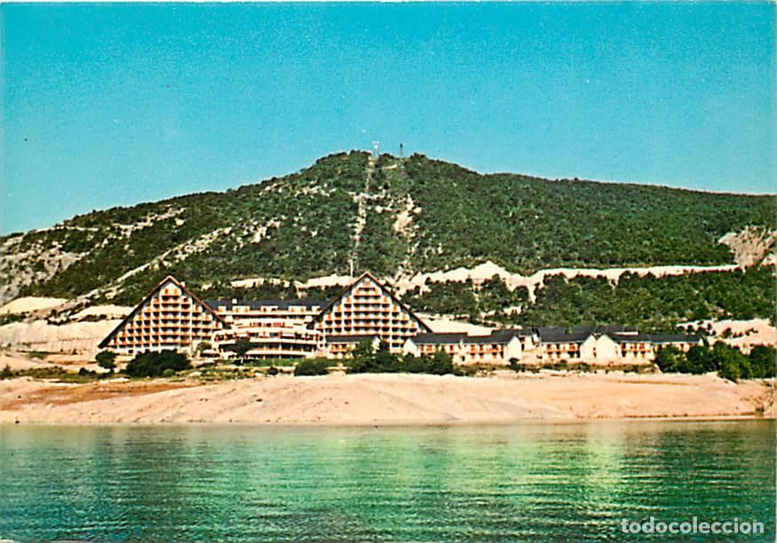 Postales: Francia - 05 - Chorges - R&eacute;sidence Les Hyvans - Centre de Vacances CNPO - La r&eacute;sidence vue du lac -