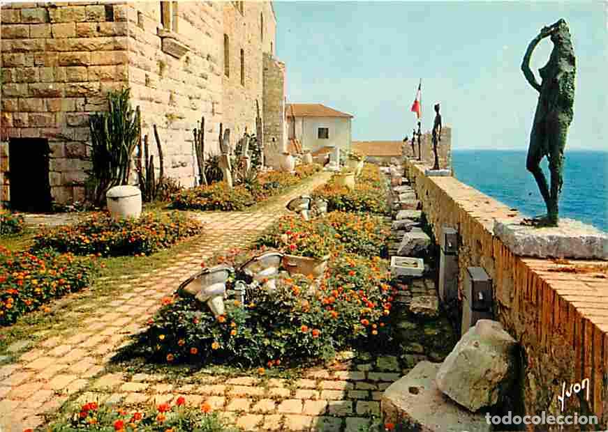 Postales: Francia - 06 - Antibes - Le Ch&acirc;teau Mus&eacute;e Picasso - La Terrasse et les Sculptures de Germaine Richie