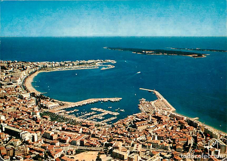 Postales: Francia - 06 - Cannes - Vue G&eacute;n&eacute;rale a&eacute;rienne sur les Ports, la Croisette et Iles de L&eacute;rins - CPM -