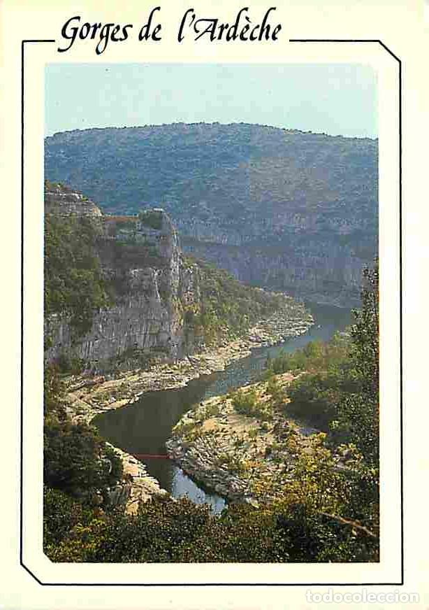 Postales: Francia - 07 - Ard&egrave;che - Gorges de l'Ard&egrave;che - La rivi&egrave;re et les falaises, vues depuis la route tour