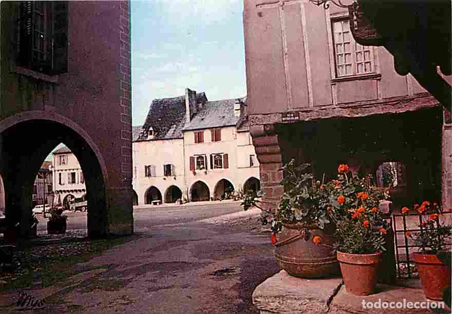 Postkarten: Francia - 12 - Sauveterre de Rouergue - Place des Arcades - Carte Neuve - CPM - Voir Scans Recto-Ver