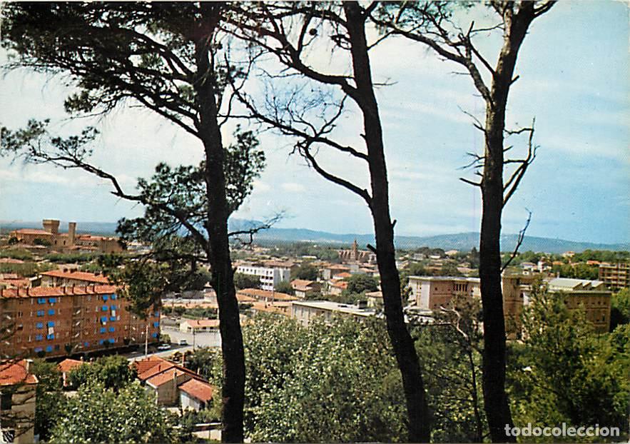 Postais: Francia - 13 - Salon de Provence - Vue G&eacute;n&eacute;rale - A gauche, Ch&acirc;teau de l'Emperi - CPM - Voir Scans R
