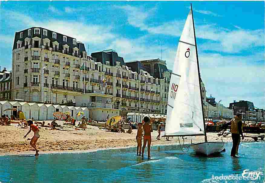 Cartoline: Francia - 14 - Cabourg - La plage et le Grand H&ocirc;tel - Voile - CPM - Voir Scans Recto-Verso