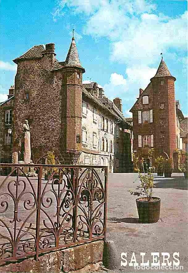 Postales: Francia - 15 - Salers - Place Tyssandier D'Escous - Maison de Flogeac - Maison de la Ronade - CPM -