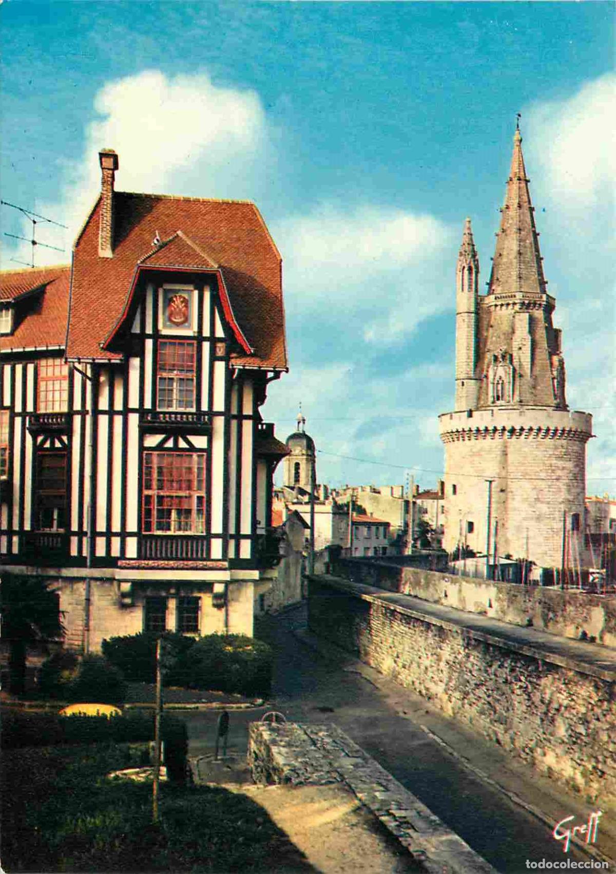 Postales: Francia - 17 - La Rochelle - Promenade des remparts avec la Tour de la Lanterne ou tour des Quatre S