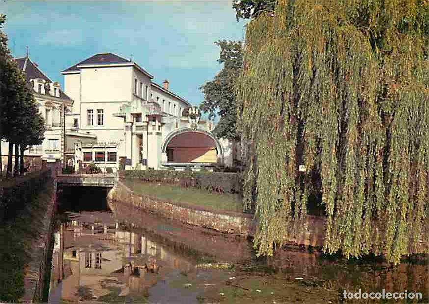 Cartoline: Francia - 18 - Vierzon - Le jardin public et l'auditorium - Etat l&eacute;ger pli visible - CPM - Voir Scan