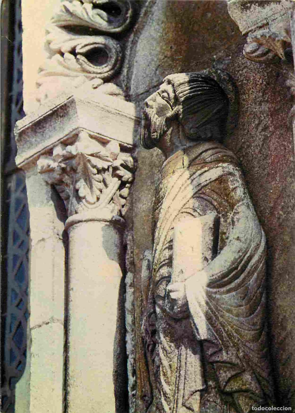 Postales: Francia - 16 - Angouleme - Cath&eacute;drale Saint Pierre - d&eacute;tail de la fa&ccedil;ade - Ap&ocirc;tre tendu vers le Chri