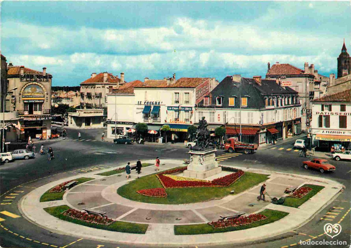 Postales: Francia - 16 - Cognac - Place Fran&ccedil;ois 1er - Automobiles - Camion - Journal La Charente libre - CPM