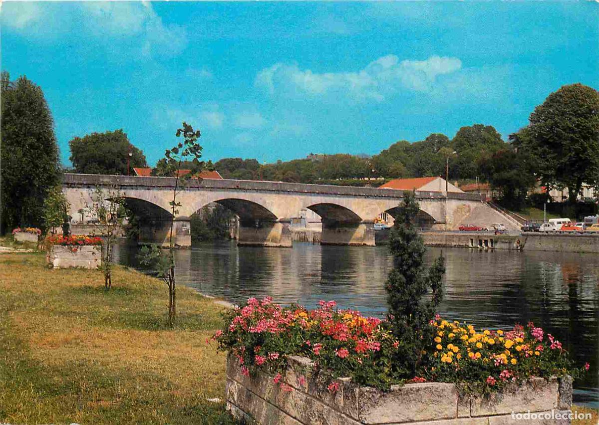 Postales: Francia - 16 - Cognac - Le Pont Neuf conduisant au quartier Saint Jacques et la Charente - Fleurs -