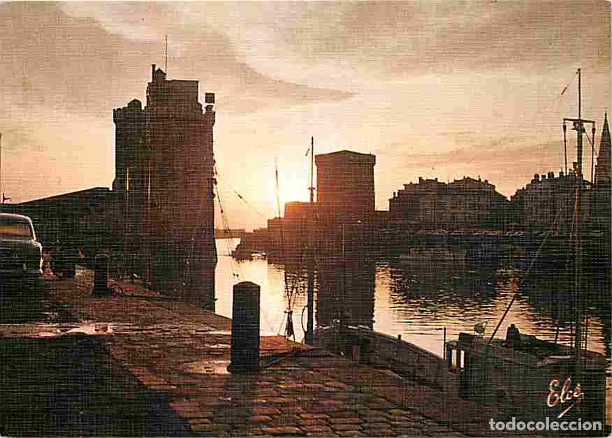 Postales: Francia - 17 - La Rochelle - Coucher de soleil entre les deux Tours du port - Automobiles - CPM - Vo