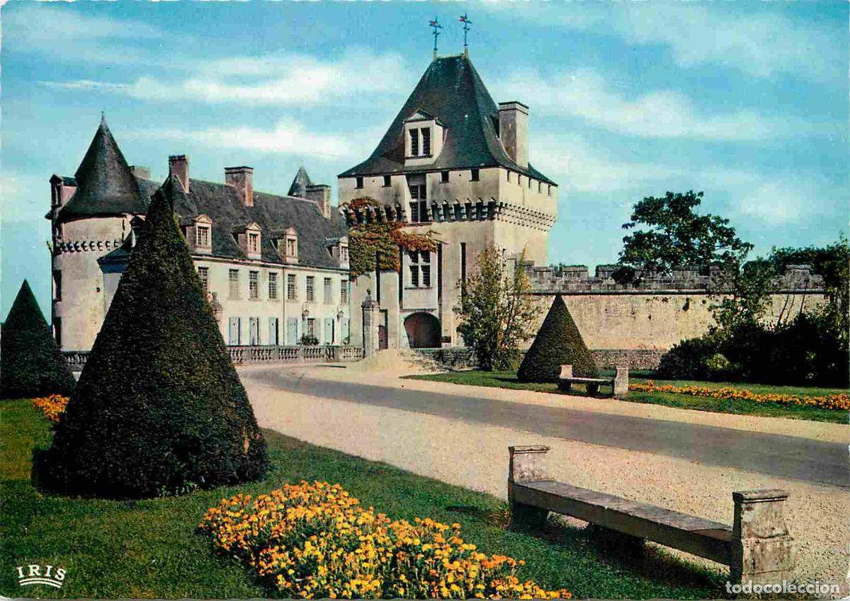 Cartes Postales: Francia - 17 - Saint Porchaire - Ch&acirc;teau de la Roche Courbon - Le Donjon du Xve s - Carte Dentel&eacute;e -
