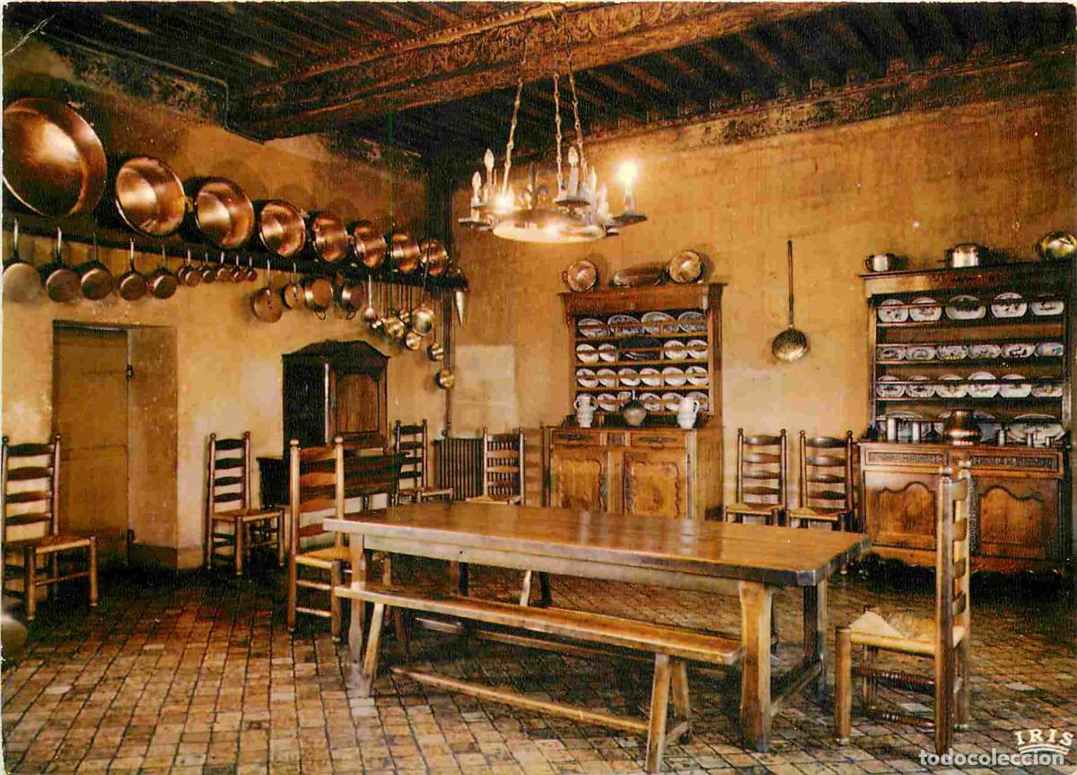Cartes Postales: Francia - 17 - Saint Porchaire - int&eacute;rieur du Ch&acirc;teau de la Roche Courbon - Salle &agrave; manger saintonge