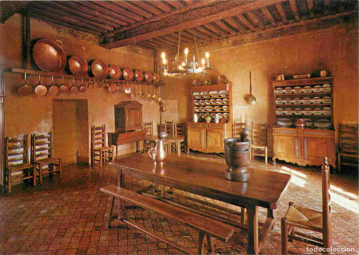 Cartes Postales: Francia - 17 - Saint Porchaire - int&eacute;rieur du Ch&acirc;teau de la Roche Courbon - Salle &agrave; manger saintonge
