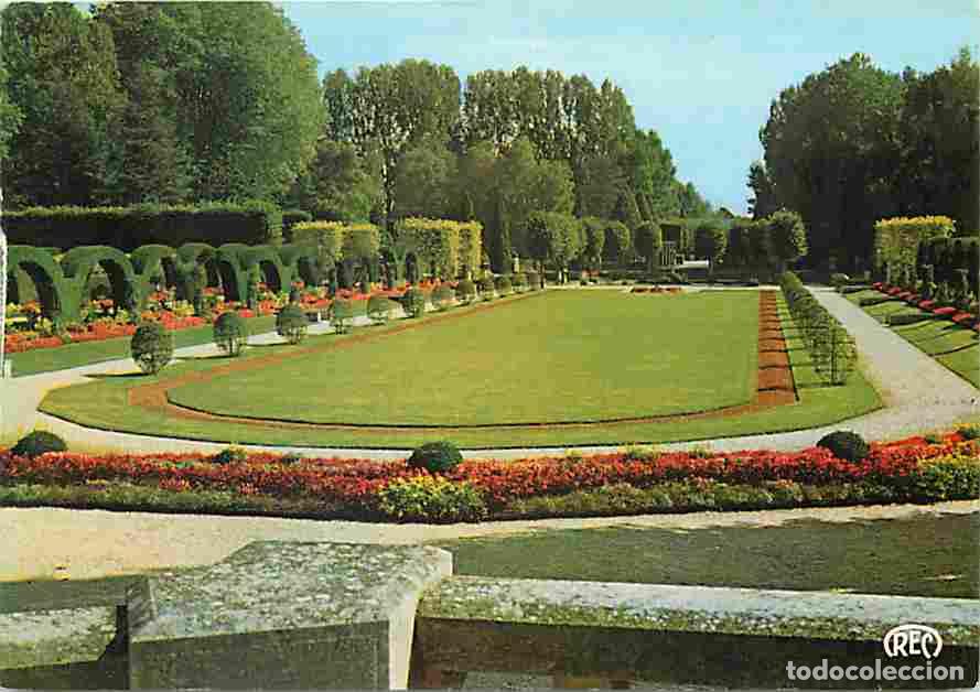 Cartes Postales: Francia - 18 - Bourges - Le Jardin d&eacute;s Pr&eacute;s Fichaux - Le tapis vert - Fleurs - Flamme Postale de Blo