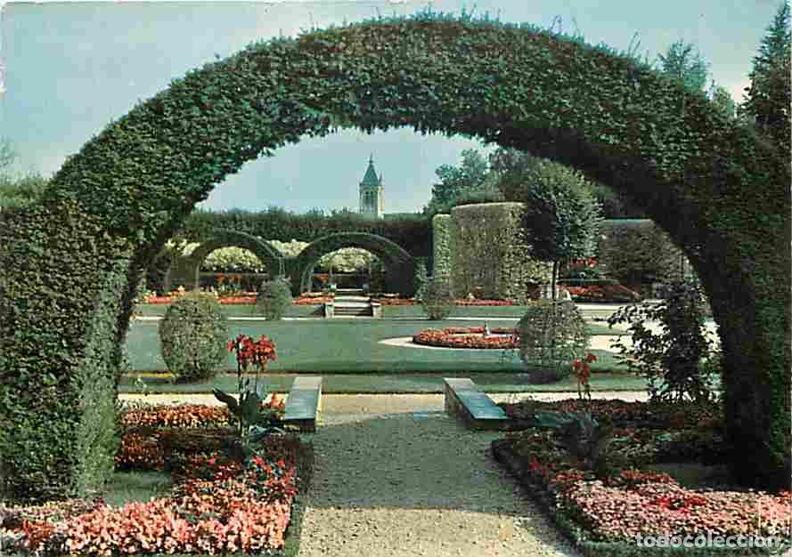 Cartes Postales: Francia - 18 - Bourges - Le Jardin d&eacute;s Pr&eacute;s Fichaux - Les Arcades - Fleurs - CPM - Voir Scans Recto-