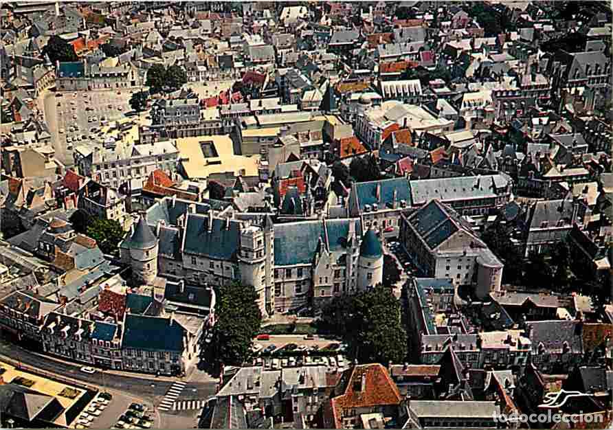Cartes Postales: Francia - 18 - Bourges - Le Palais Jacques Coeur - Vue a&eacute;rienne - CPM - Voir Scans Recto-Verso