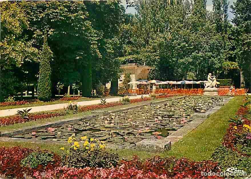 Cartes Postales: Francia - 18 - Bourges - Le Jardin d&eacute;s Pr&eacute;s Fichaux - Fleurs - Le bassin aux n&eacute;nuphars - CPM - Voir