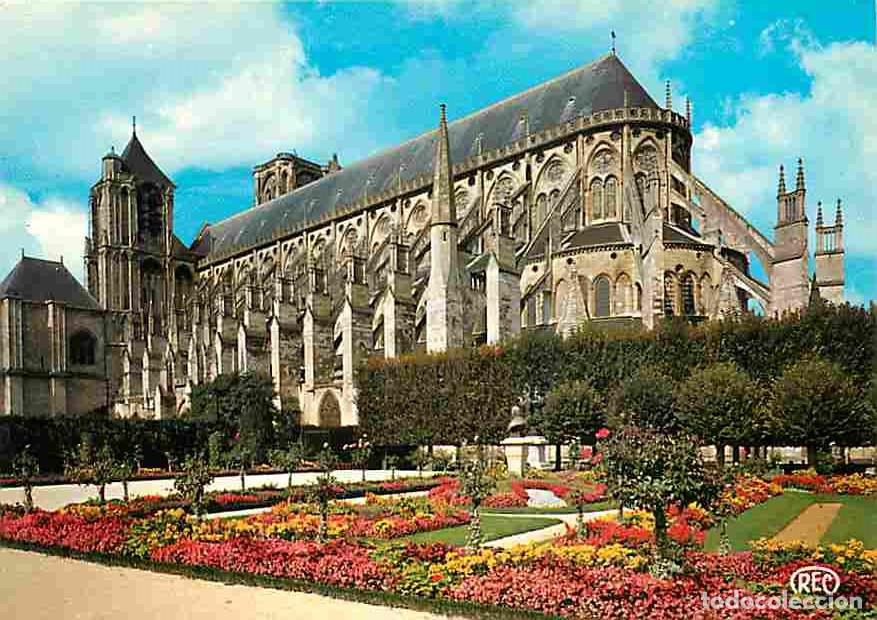 Cartoline: Francia - 18 - Bourges - La Cath&eacute;drale Saint Etienne - Les Jardins de l'Ev&ecirc;ch&eacute; - Fleurs - Carte Neuv