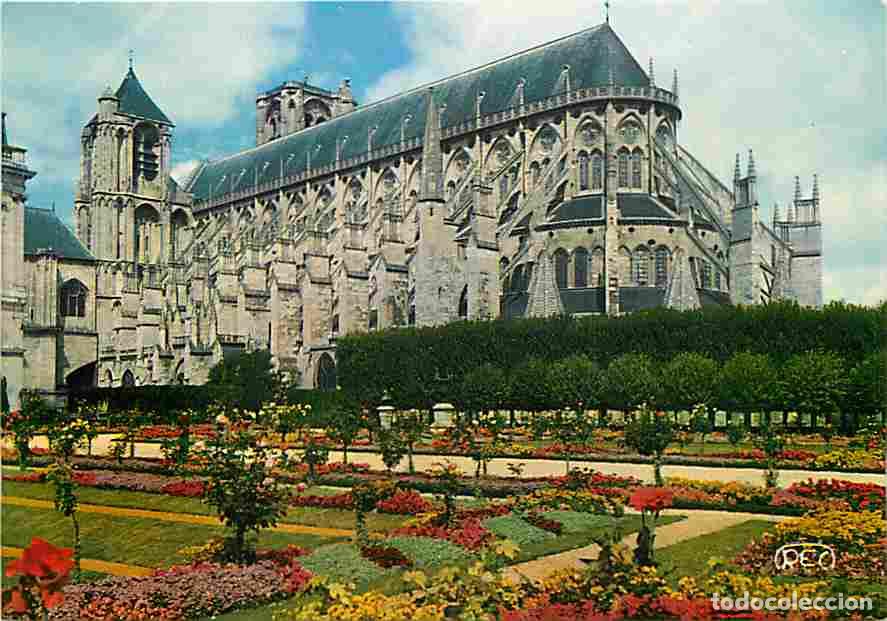 Cartoline: Francia - 18 - Bourges - La Cath&eacute;drale Saint Etienne - Les Jardins de l'Ev&ecirc;ch&eacute; - Fleurs - Carte Neuv