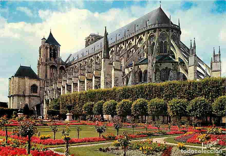 Cartoline: Francia - 18 - Bourges - La Cath&eacute;drale Saint Etienne - Les jardins de l'h&ocirc;tel de ville - Fleurs - Ca