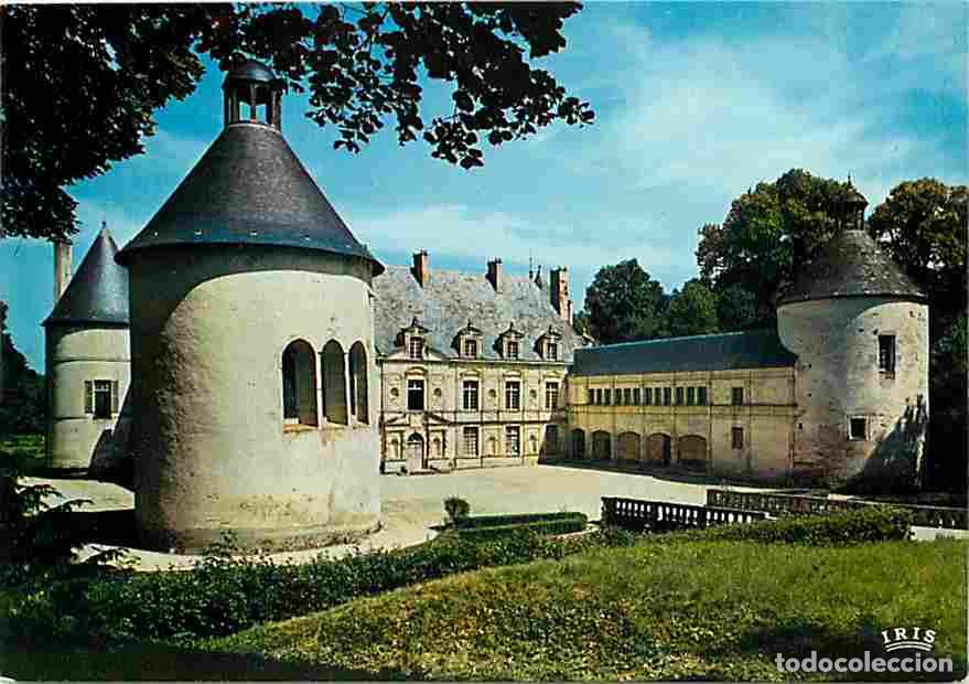 Postales: Francia - 21 - Bussy le Grand - Le Ch&acirc;teau de Bussy Rabutin - La Cour d'Honneur - Carte Neuve - CPM