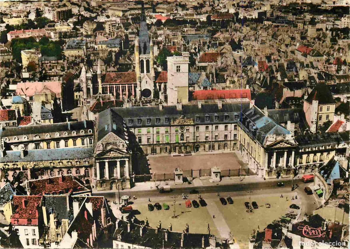 Postales: Francia - 21 - Dijon - Place de la Lib&eacute;ration - l'H&ocirc;tel de Ville - Eglise Notre-Dame et Tour de Bar