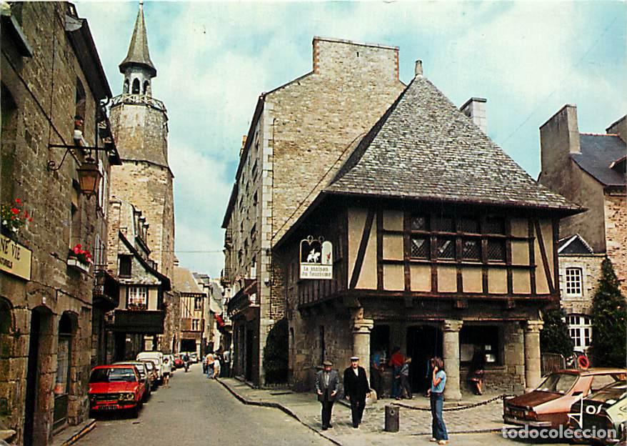 Postales: Francia - 22 - Dinan - La Maison du Tourisme et la Tour de l'Horloge - Automobiles - CPM - Voir Scan