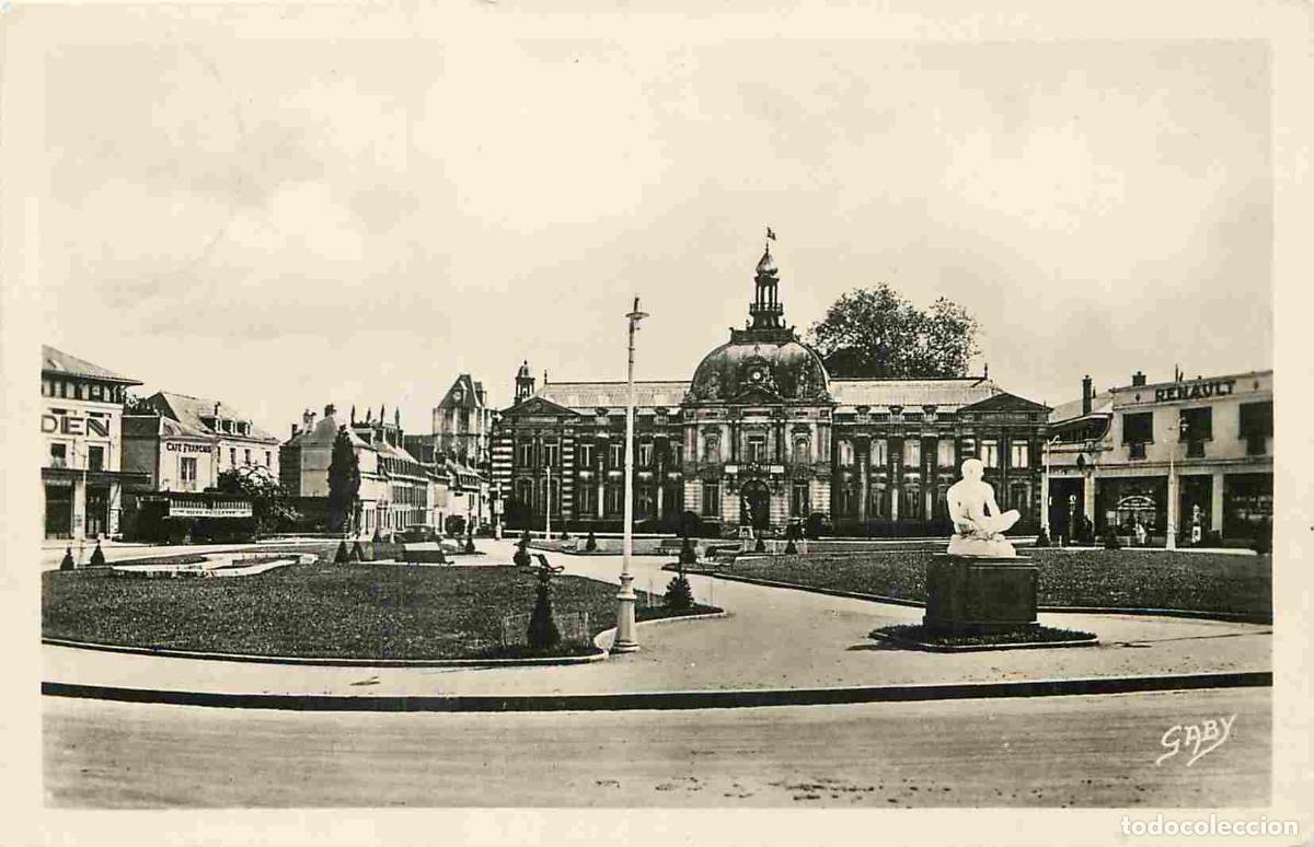 Postkarten: Francia - 27 - Louviers - Place Ernest-Thorel - CPSM format CPA - Voir Scans Recto-Verso