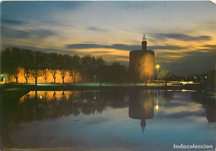 Postales: Francia - 30 - Aigues Mortes - Coucher de soleil sur la Tour de Constance - CPM - Voir Scans Recto-V