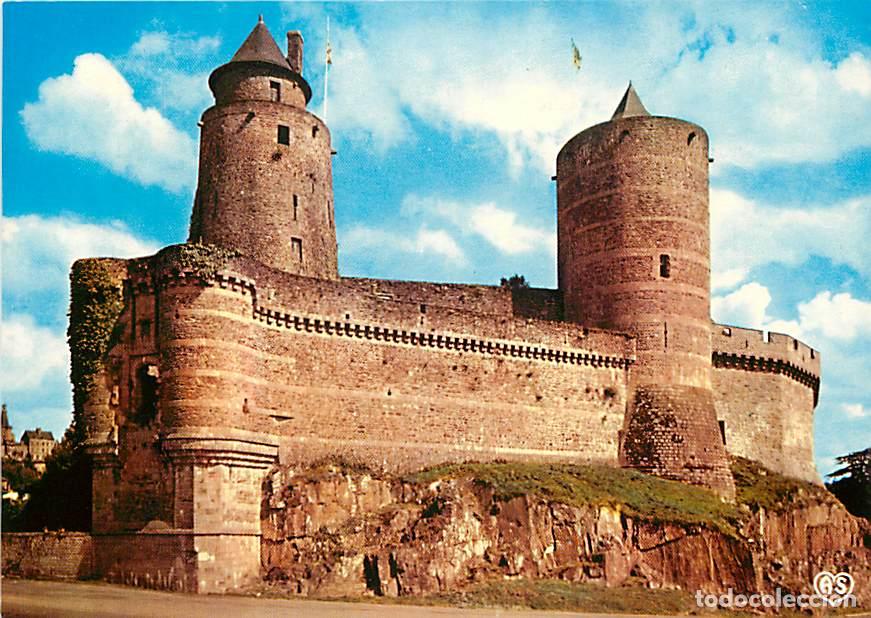 Postales: Francia - 35 - Foug&egrave;res - Le Ch&acirc;teau - La Poterne : A gauche la tour des Gobelins, &agrave; droite la tour