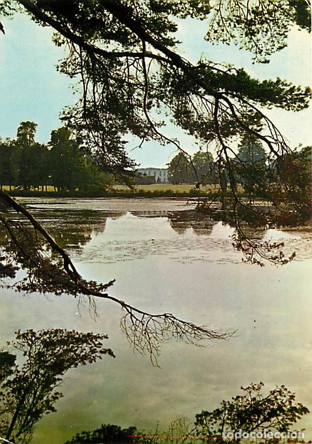 Postales: Francia - 36 - Bouges le Ch&acirc;teau - Le Ch&acirc;teau - Vue du ch&acirc;teau depuis l'&eacute;tang - CPM - Voir Scans Rec