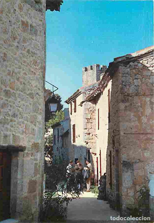 Postkarten: Francia - 32 - Larressingle - Village fortifi&eacute;e du XIIIe s - Une rue du village : &agrave; droite, la cr&ecirc;pe