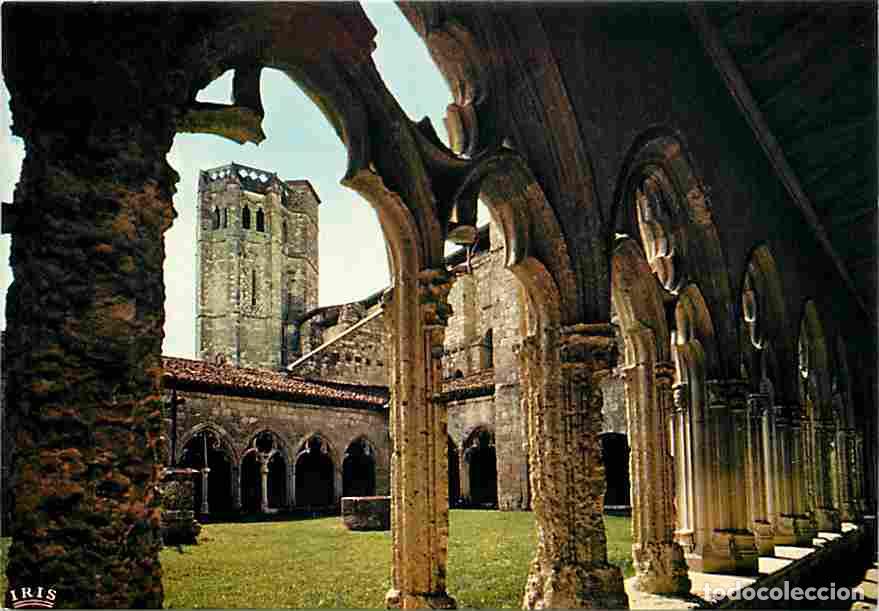 Postales: Francia - 32 - La Romieu - Vue int&eacute;rieure de la cour et du clo&icirc;tre - &agrave; rarri&egrave;re-plan la tour - Cart