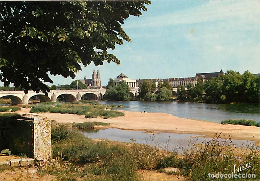 Postales: Francia - 37 - Tours - La Loire, le pont Wilson ou pont de pierre, la biblioth&egrave;que municipale et la