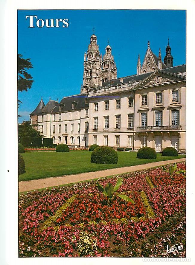 Postales: Francia - 37 - Tours - Le mus&eacute;e des Beaux-Arts - La Cath&eacute;drale Saint-Gatien - Fleurs - CPM - Voir Sc