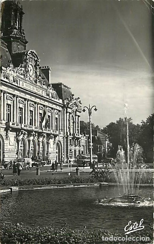 Postales: Francia - 37 - Tours - L'H&ocirc;tel de Ville et les Bassins de la Place Jean-Jaur&egrave;s - CPSM format CPA - A