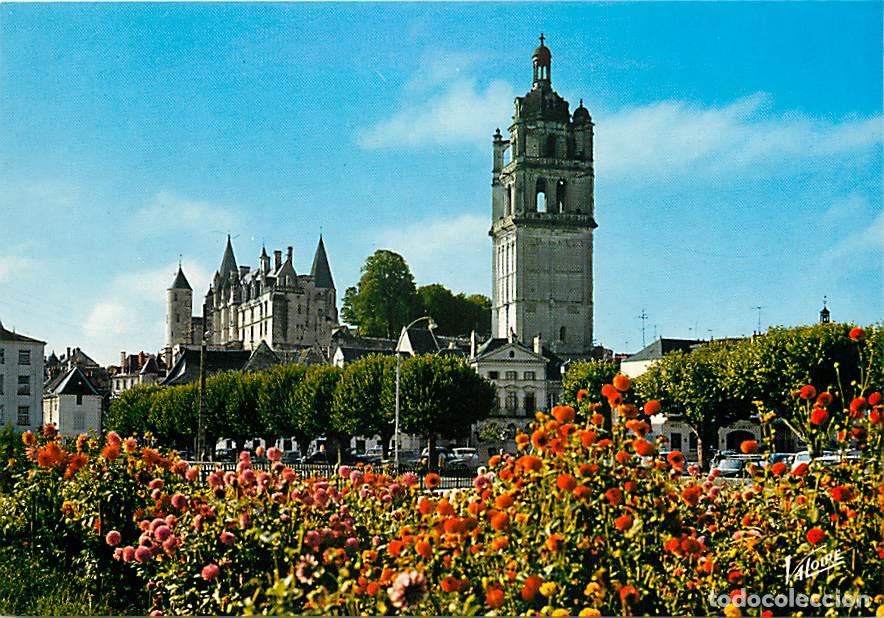 Postales: Francia - 37 - Loches - Perspective de la tour Saint-Antoine (beffroi du XVIe si&egrave;cle) et le ch&acirc;teau