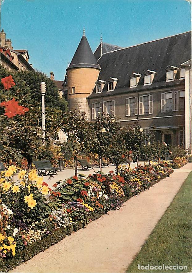 Postales: Francia - 38 - Grenoble - Jardin et ancien H&ocirc;tel de Ville - Tour des Archives - Fleurs - CPM - Voir
