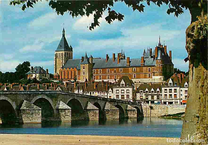 Cartoline: Francia - 45 - Gien - Le Ch&acirc;teau - Le Pont sur la Loire - CPM - Voir Scans Recto-Verso