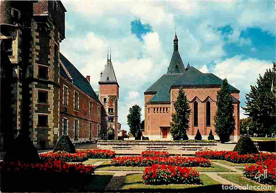 Cartoline: Francia - 45 - Gien - Le Ch&acirc;teau - L'&eacute;glise Sainte Jeanne d'Arc - Fleurs - Carte Neuve - CPM - Voir